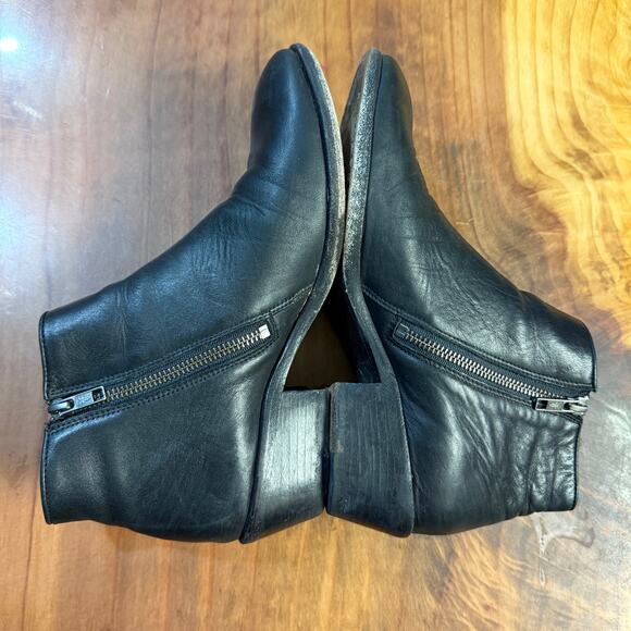 Frye Women's Carson Piping Bootie Ankle Boot 8.5 M 8 1/2 Zip Leather Black - Picture 5 of 9